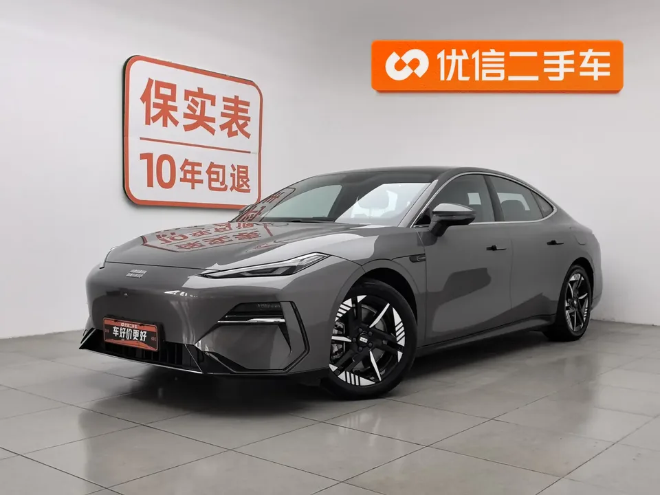 Geely Galaxy E8 2024