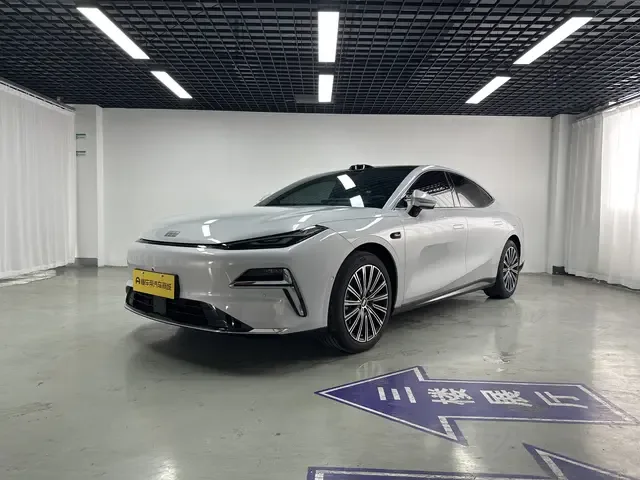Geely Galaxy Star 8 PHEV 2025
