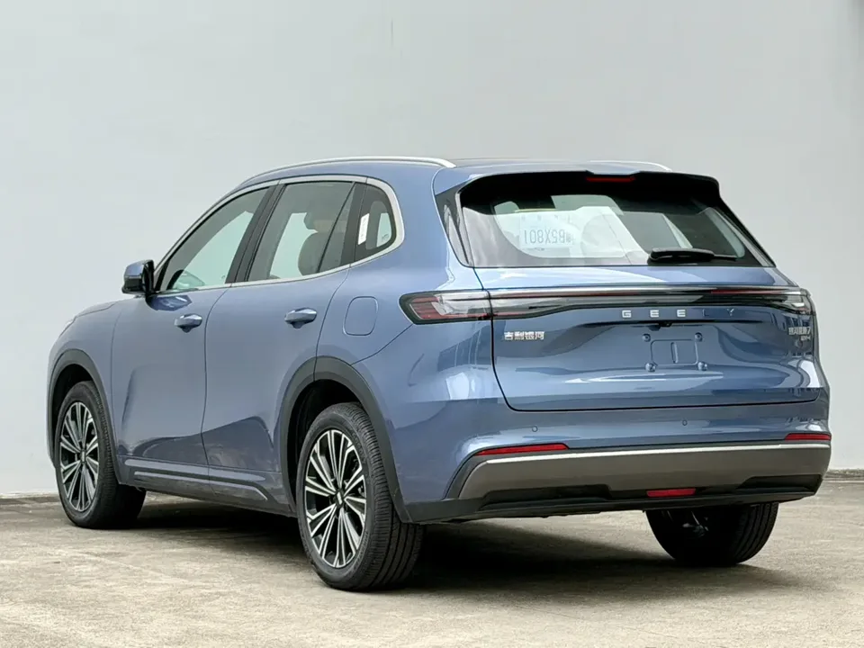 Geely Galaxy Starship 7 EM-i Galaxy Starship 7 EM-i 2025 120KM Pilot Edition 2025 — миниатюра 2