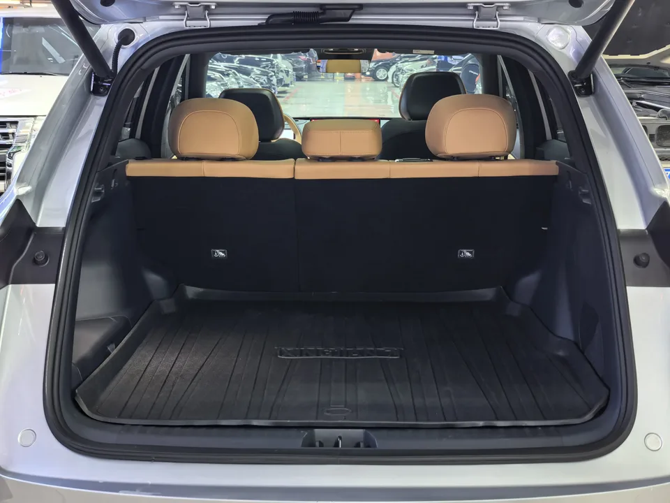 Geely Galaxy Starship 7 EM-i Galaxy Starship 7 EM-i 2025 120KM Exploration+ Edition 2025 — миниатюра 5
