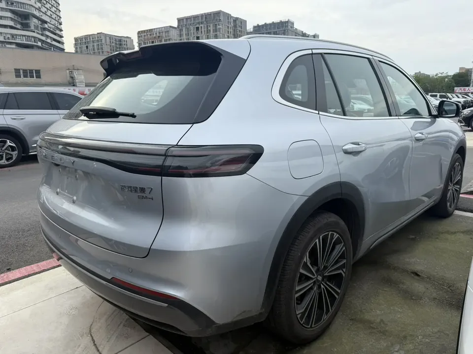 Geely Galaxy Starship 7 EM-i Galaxy Starship 7 EM-i 2025 55KM Sailing Edition 2025 — миниатюра 2