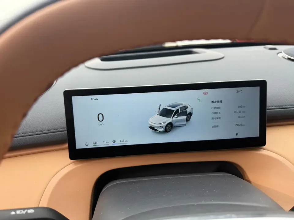 Geely Galaxy Starship 7 EM-i Galaxy Starship 7 EM-i 2025 55KM Sailing Edition 2025 — миниатюра 3