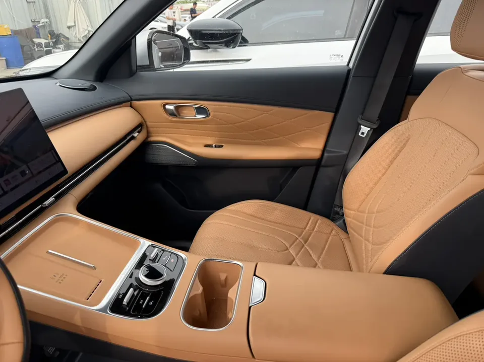 Geely Galaxy Starship 7 EM-i Galaxy Starship 7 EM-i 2025 55KM Sailing Edition 2025 — миниатюра 4