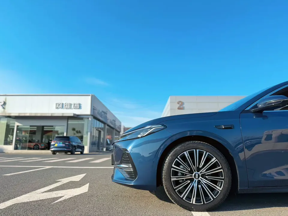 Geely Galaxy A7 EM 150km Starship Edition 2025 — миниатюра 4