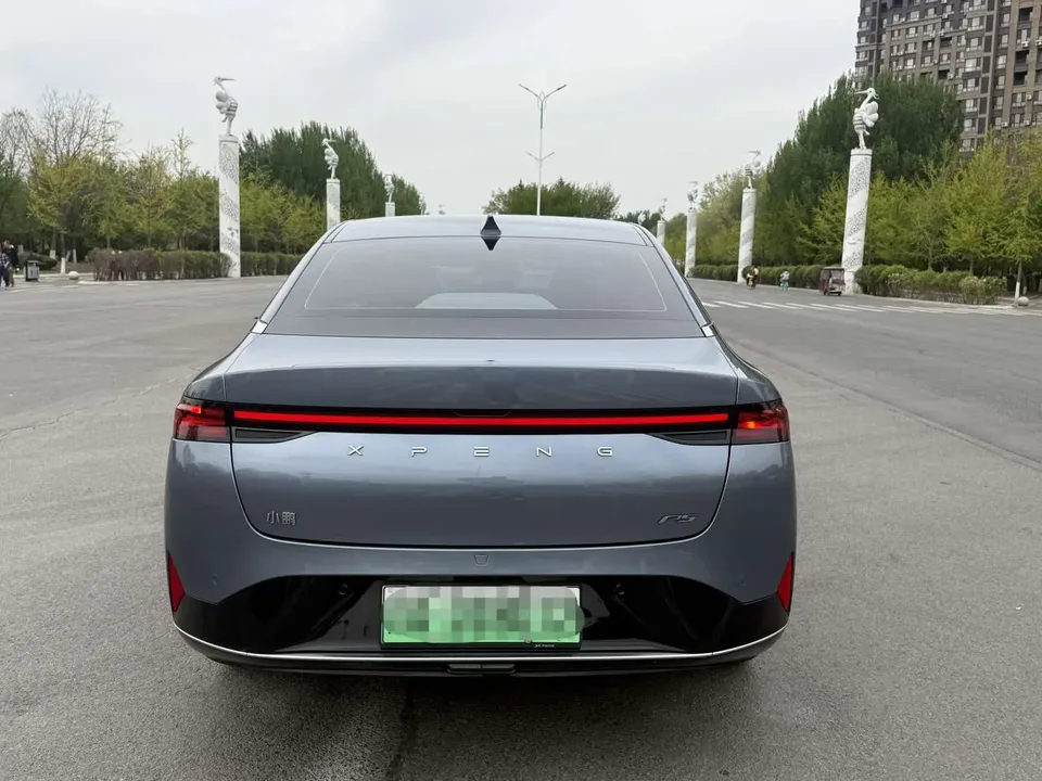 XPeng P5 model 460E+ 2023 — миниатюра 2