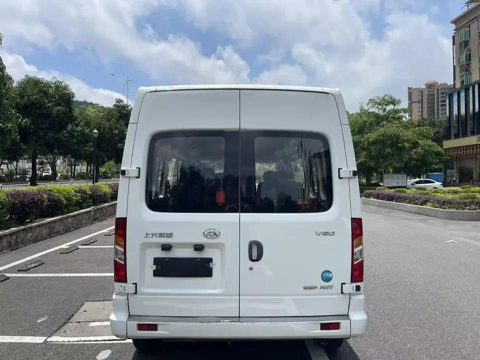 Datong Xintu V80 Xintu V80 2021 PLUS 2.0T AMT Long Axis High Roof 6/7/8/9 Seats 2022 — миниатюра 2