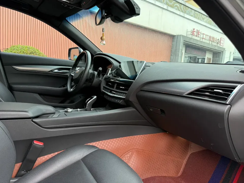 Cadillac CT5 28T Fashion Edition 2023 — миниатюра 4
