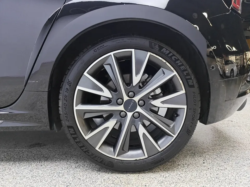 Lynk & Co 02 Hatchback 2.0TD Hatchback Halo 2022 — миниатюра 3