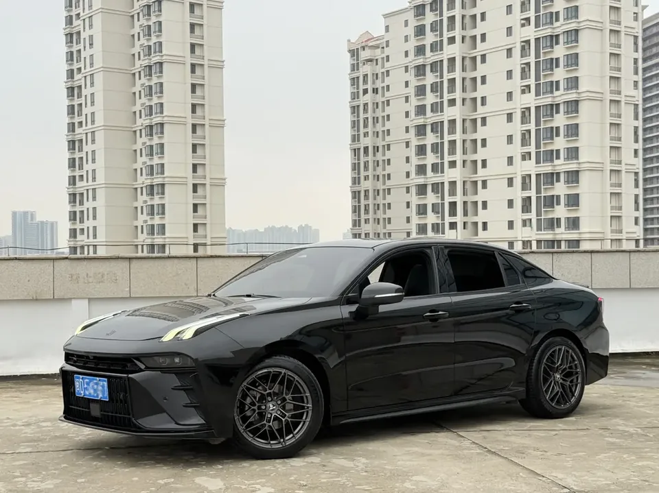 Lynk & Co 03 2023