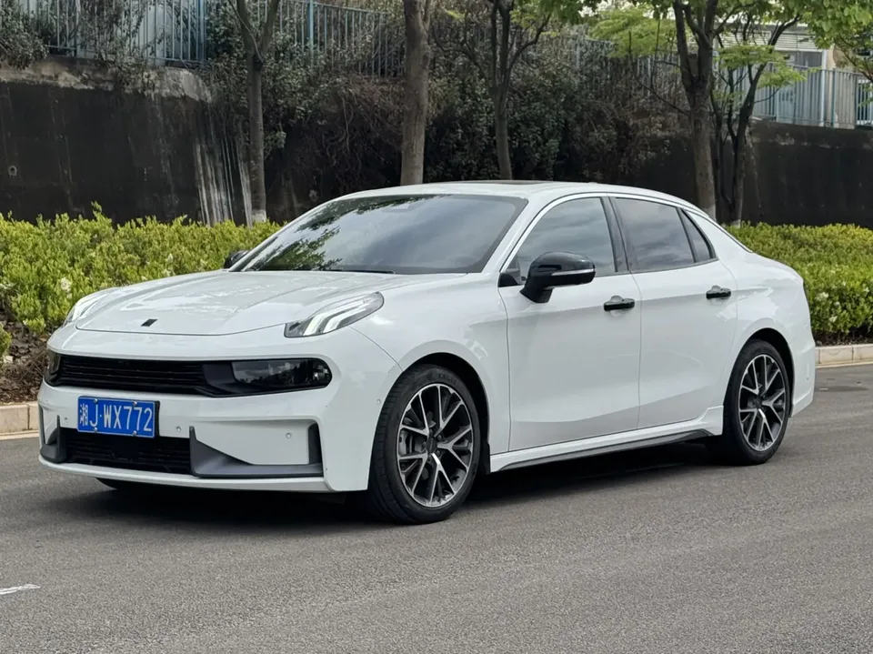Lynk & Co 03 2022