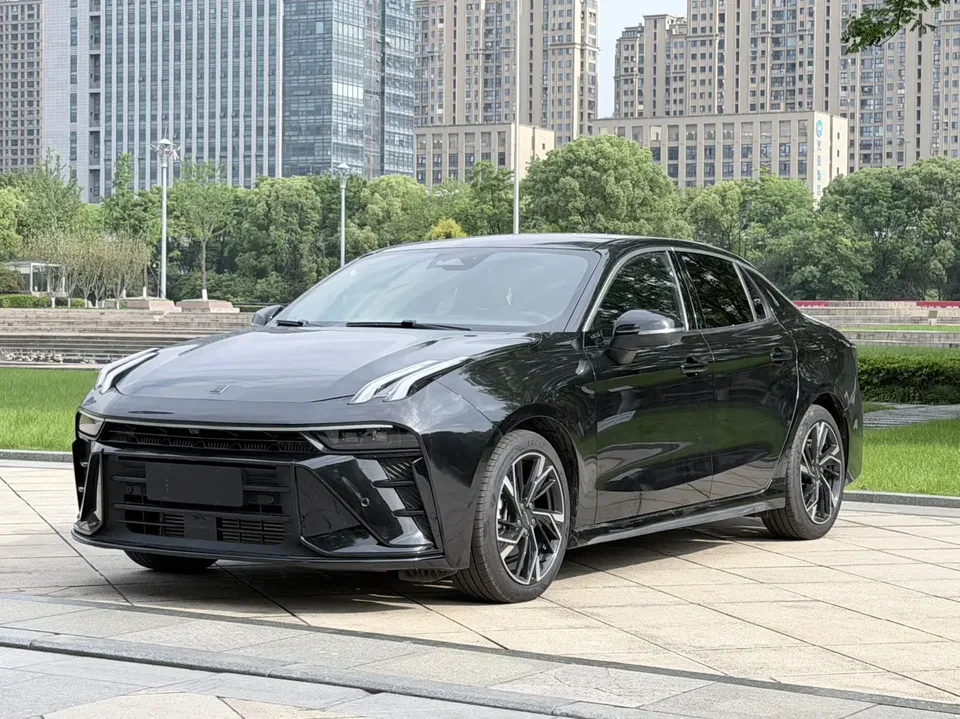 Lynk & Co 03 2025