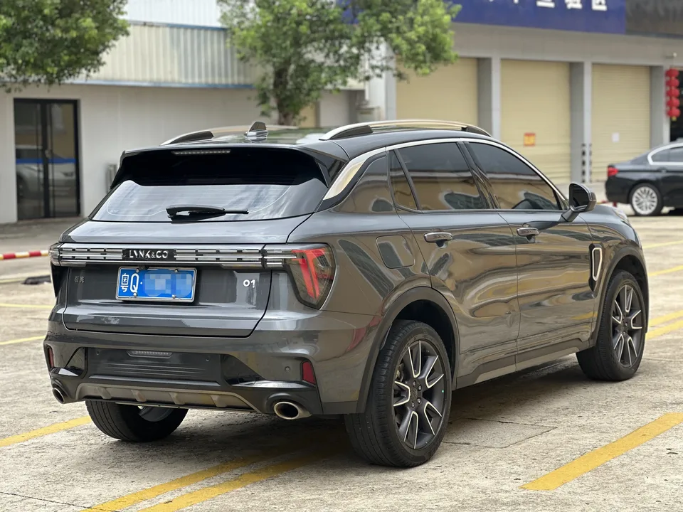 Lynk & Co 01 Lynk & Co 01 2023 2.0TD 2WD Pro 2023 — миниатюра 2