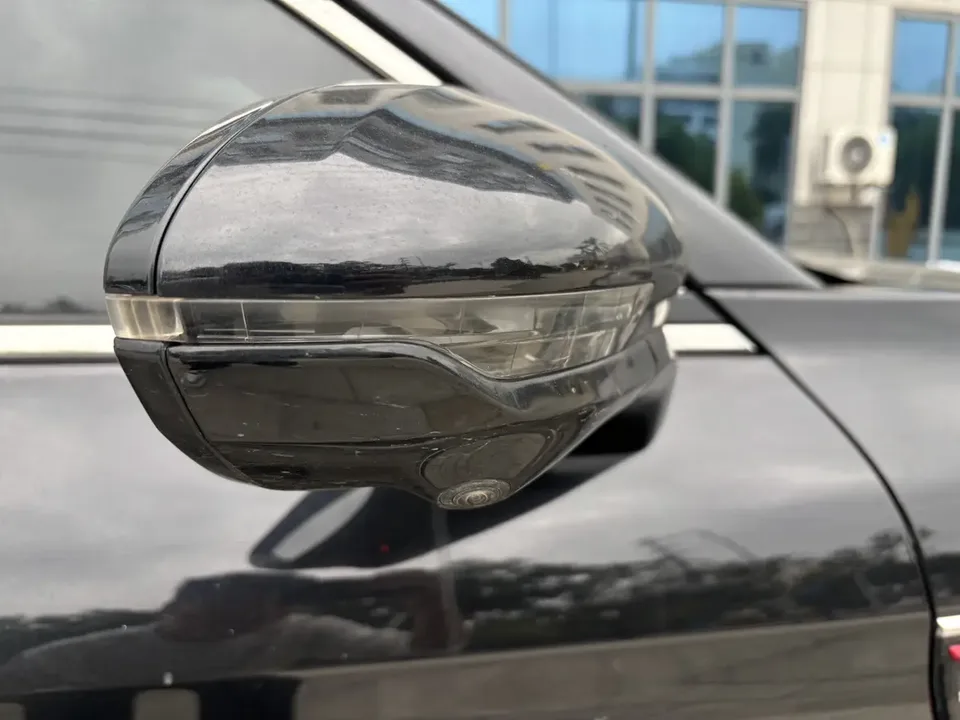Hongqi HS5 Hongqi HS5 2022 facelift 2.0T Zhilian Qixiang Edition 2022 — миниатюра 3