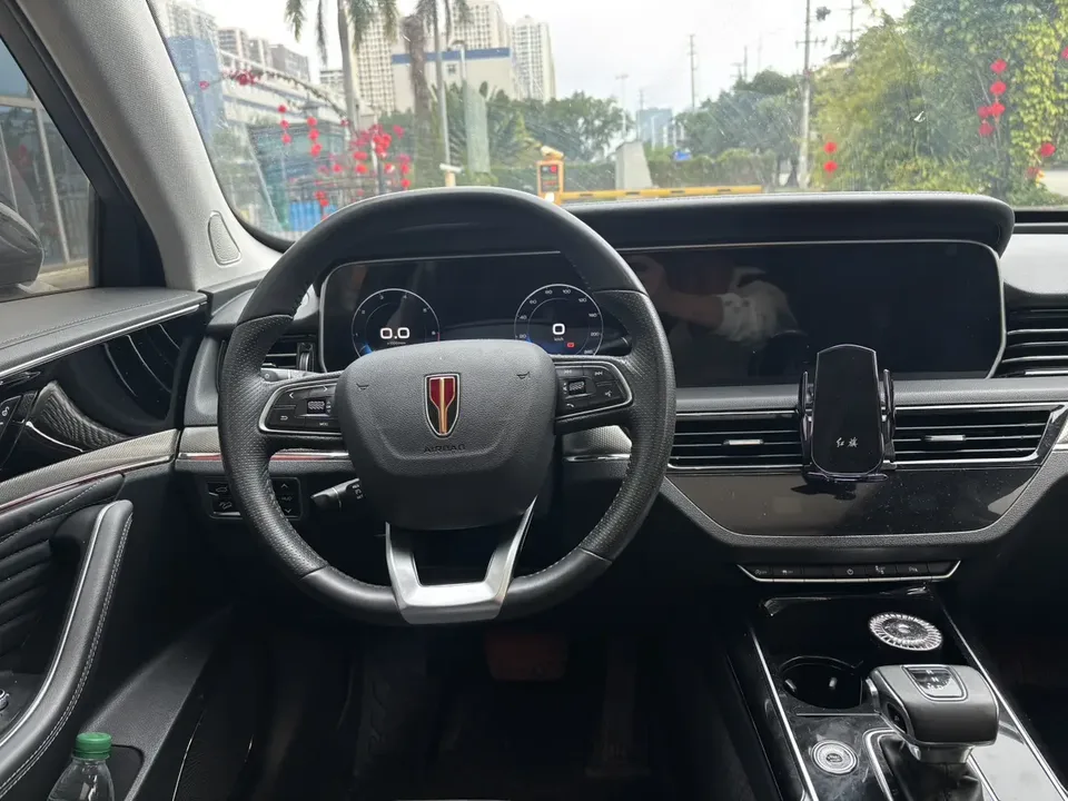 Hongqi HS5 Hongqi HS5 2022 facelift 2.0T Zhilian Qixiang Edition 2022 — миниатюра 4