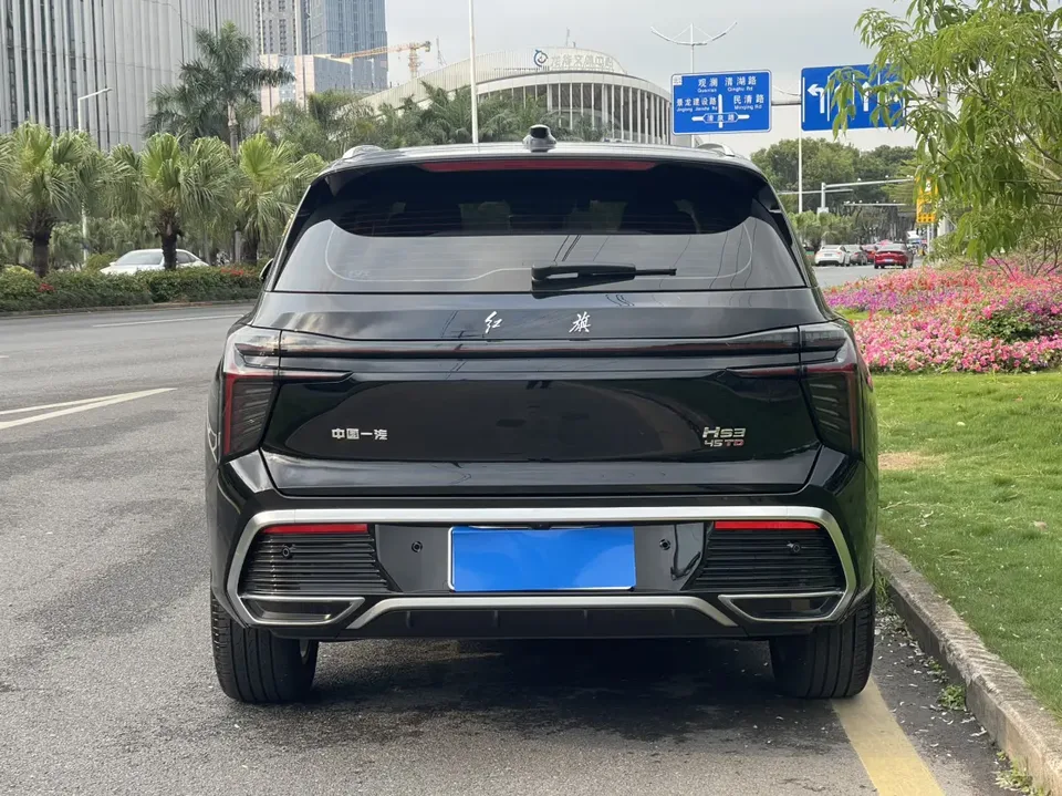 Hongqi HS3 2.0T version 2024 — миниатюра 2