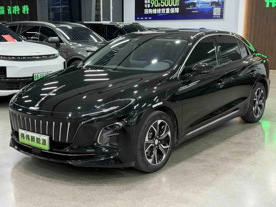 Hongqi E-QM5 2024