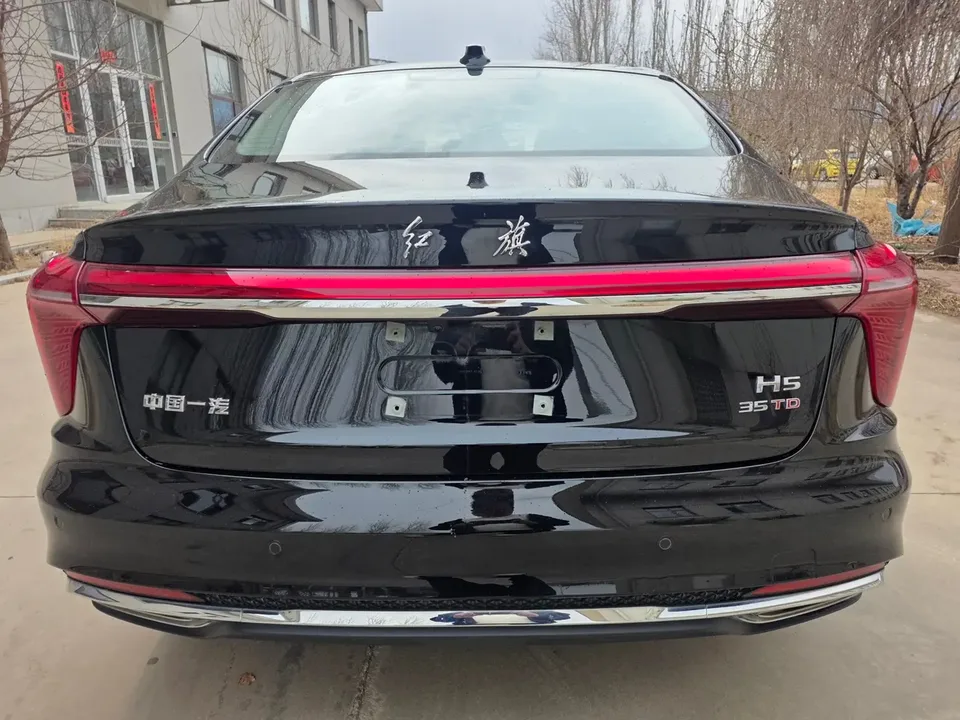 Hongqi H5 Hongqi H5 2024 1.5T DCT Zhilian Qiyun Edition 2023 — миниатюра 2