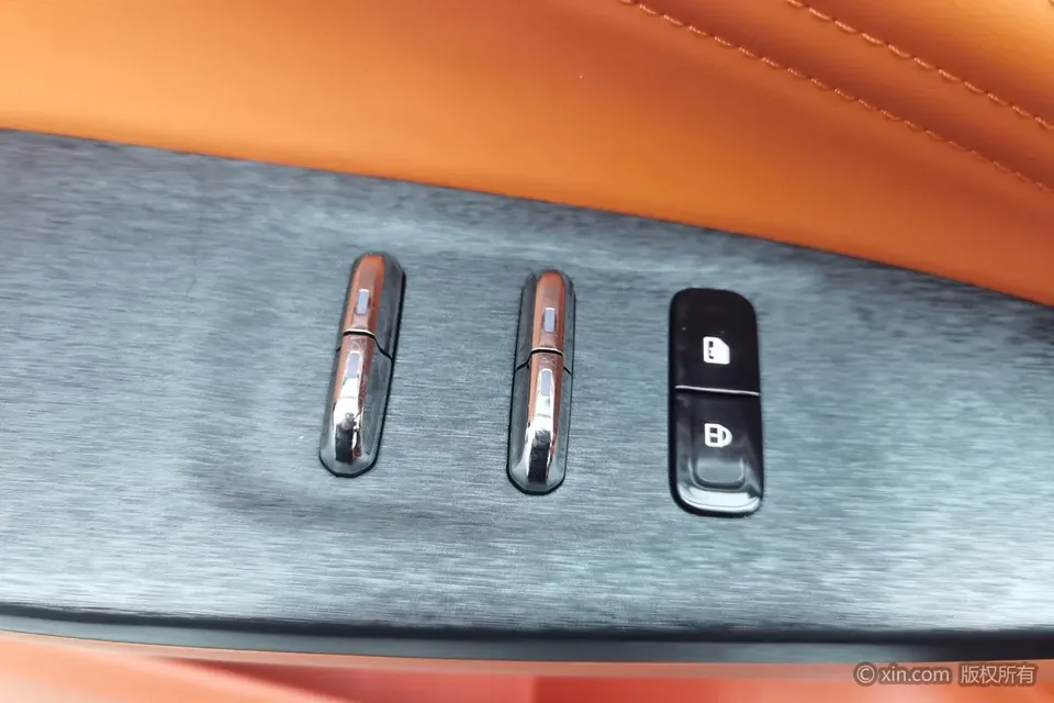 Dongfeng Fengshen L7 PHEV 205 Plus 2024 — миниатюра 5
