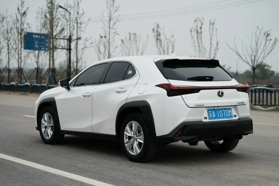 Lexus UX Lexus UX 260h Exploration Edition 2023 — миниатюра 5