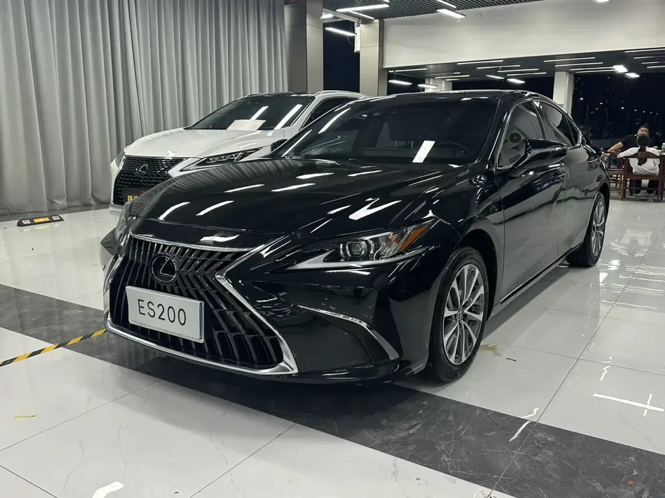 Lexus ES 2022