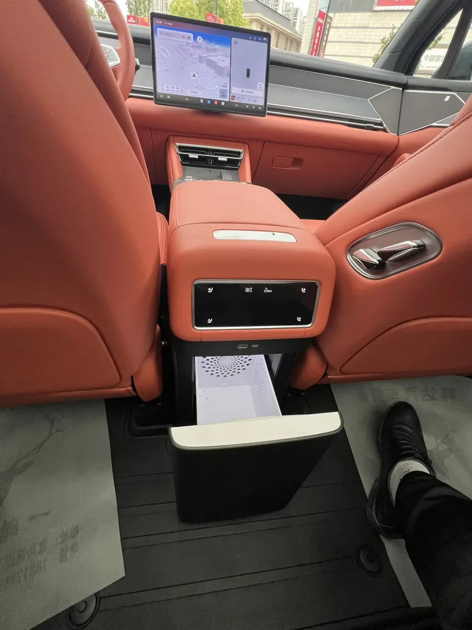 BYD Tang L EV Tang L EV 2025 600KM 4WD LiDAR Flagship Model 2025 — thumbnail 3