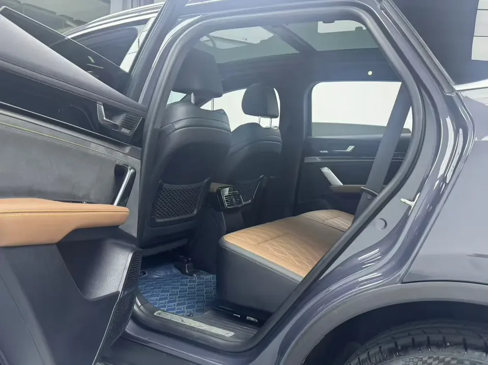 BYD Tang DM DM-i 1.5T 112KM Premium Edition 2022 — миниатюра 3