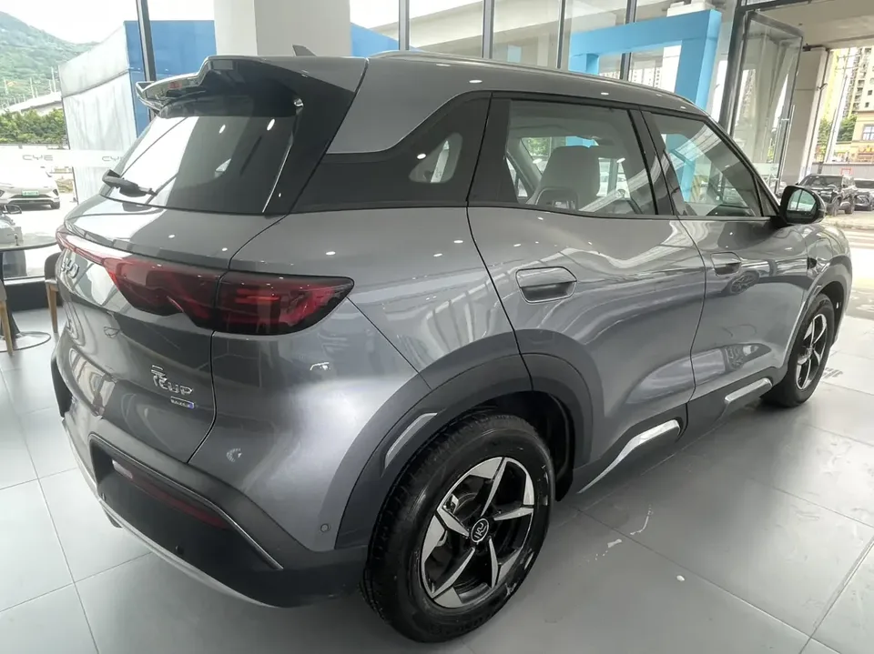 BYD Yuan Up Intelligent Driving Edition 401KM Beyond Edition 2025 — миниатюра 2