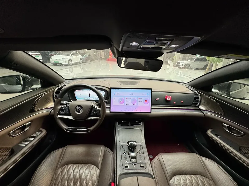 BYD Han DM DM-i Champion Edition 121KM Premium Edition 2023 — миниатюра 4