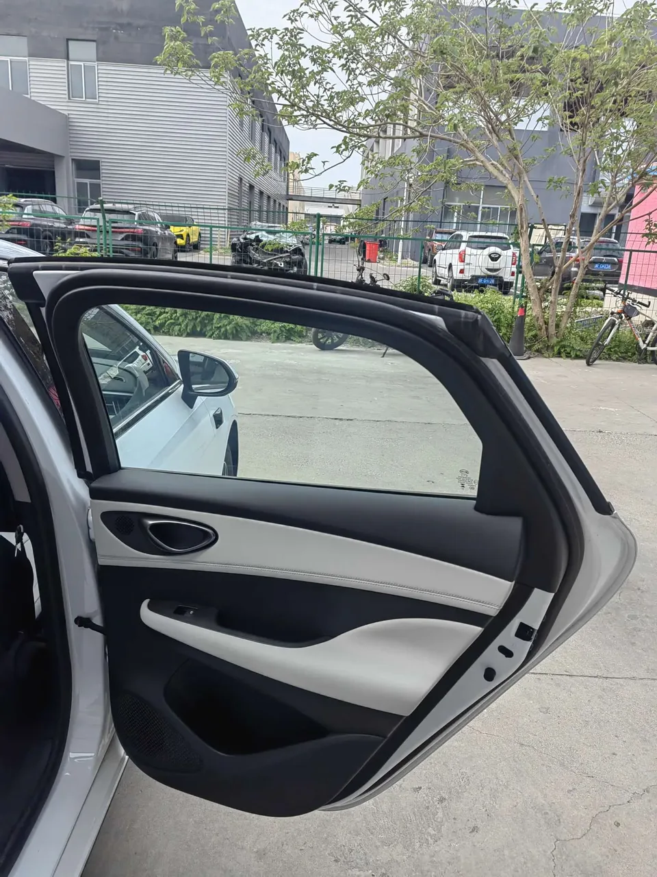 BYD Seal 05DM Intelligent Driving Edition DM-i 120KM Flagship Model 2025 — миниатюра 3