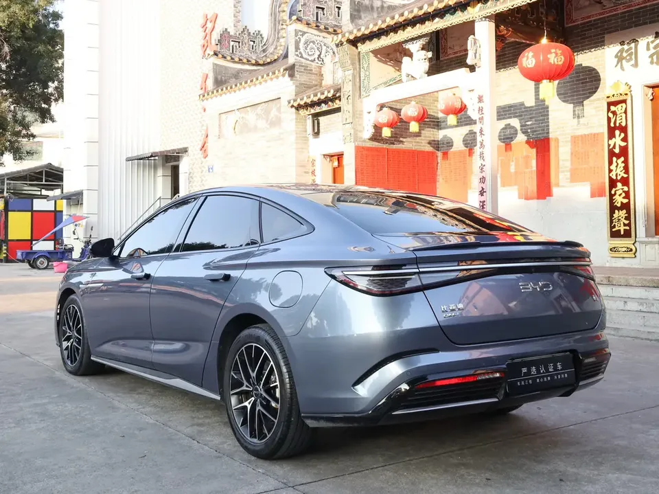 BYD Seal DM Honor Edition DM-i 1.5L 121KM Luxury Model 2024 — миниатюра 2