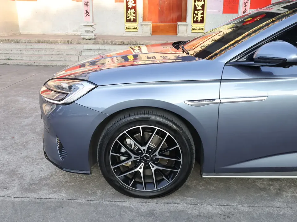 BYD Seal DM Honor Edition DM-i 1.5L 121KM Luxury Model 2024 — миниатюра 5