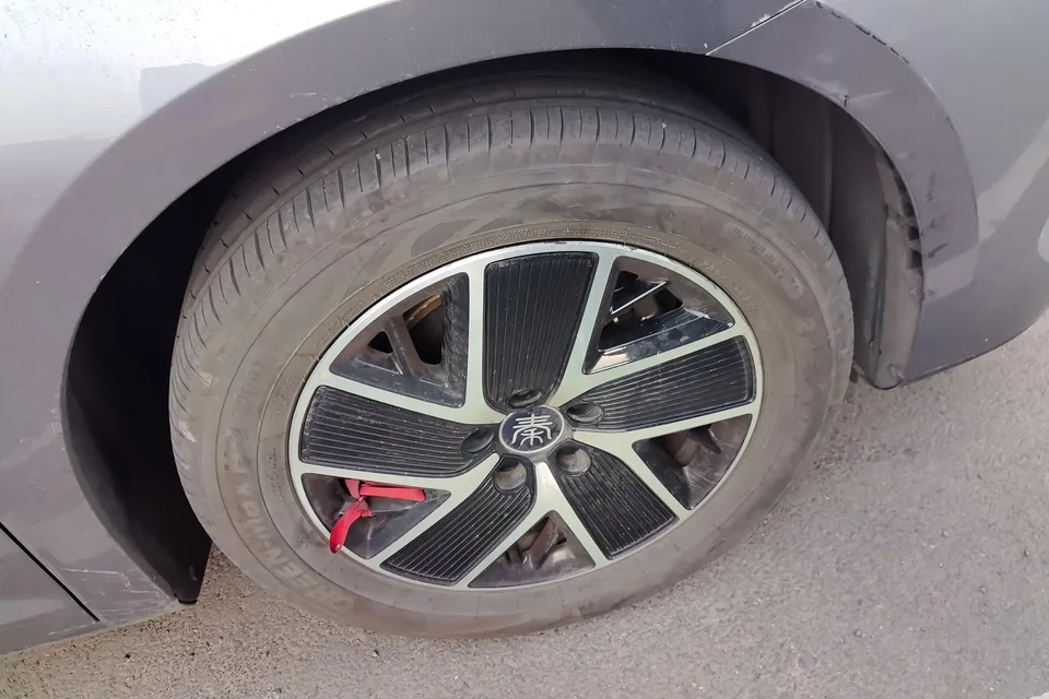 BYD Qin L DM DM-i 120KM Beyond Edition 2024 — миниатюра 3