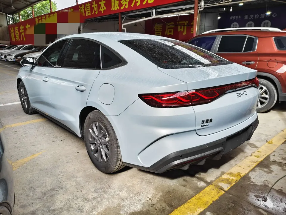 BYD Qin L DM Qin L DM 2026 DM-i 128KM Progressive Edition 2026 — миниатюра 4