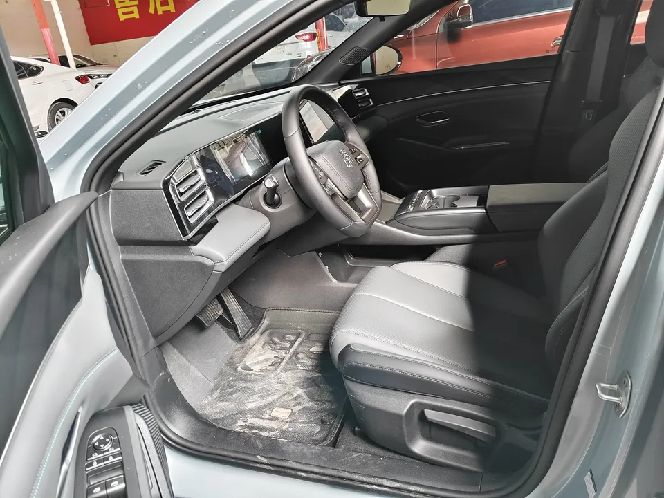 BYD Qin L DM Qin L DM 2026 DM-i 128KM Progressive Edition 2026 — миниатюра 5