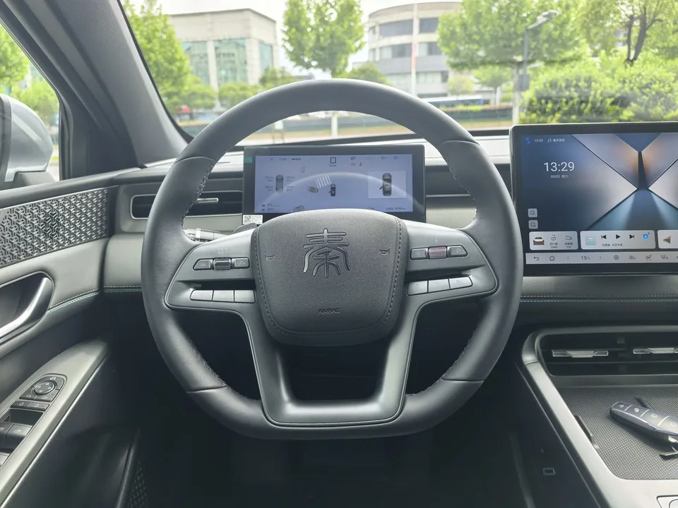 BYD Qin PLUS DM Intelligent Driving Edition DM-i 55KM Beyond Edition 2025 — миниатюра 3