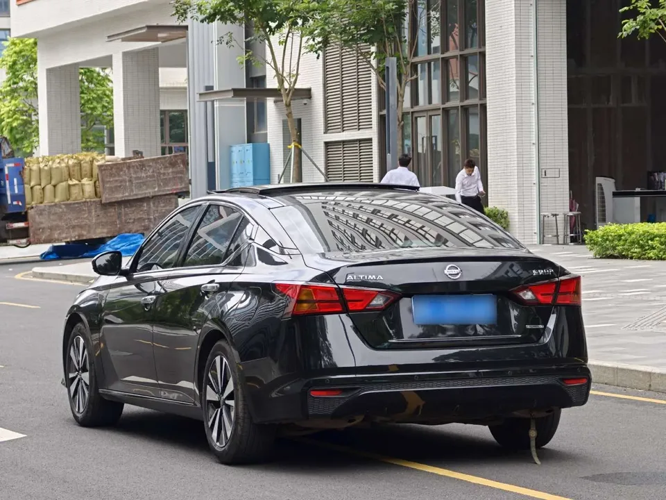 Nissan Altima Teana 2021 2.0L XL Comfort Edition 2022 — миниатюра 4