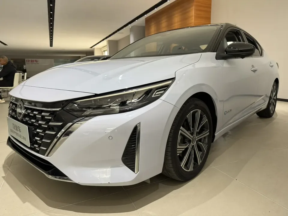 Nissan Sylphy Super Hybrid Electric Drive Ultra Luxury Ultra 2023 — фото 1, купить с доставкой в Москву