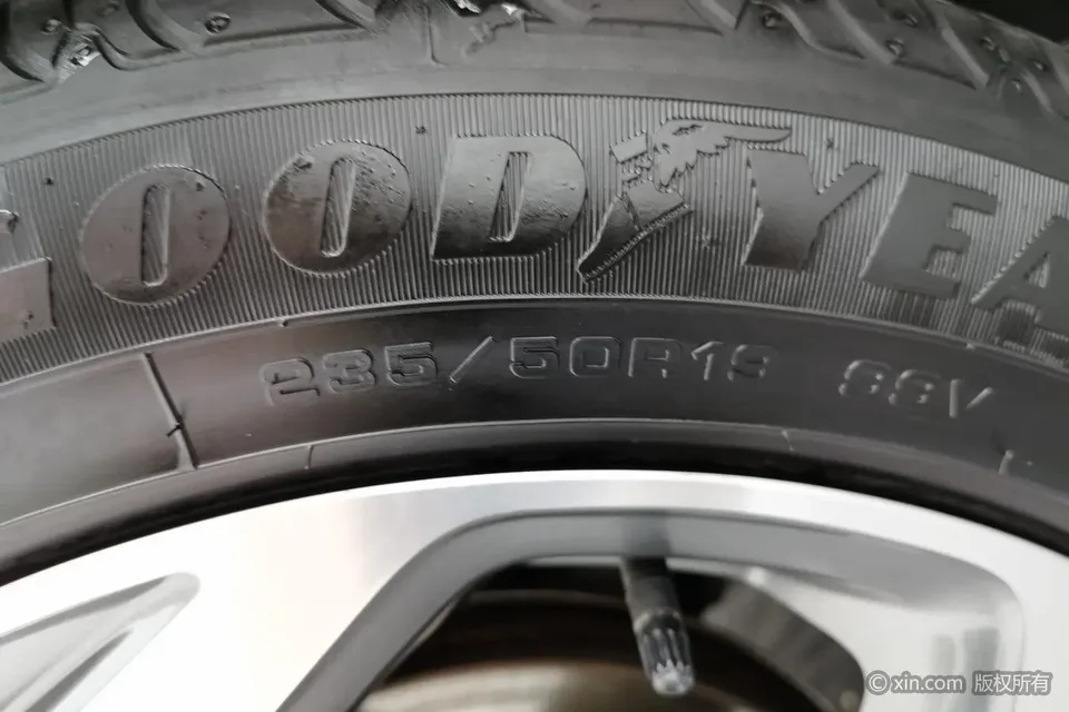 Geely Monjaro Xingyue L 2024 2.0TD High Power Automatic 2WD Yunqi Edition 2025 — миниатюра 2
