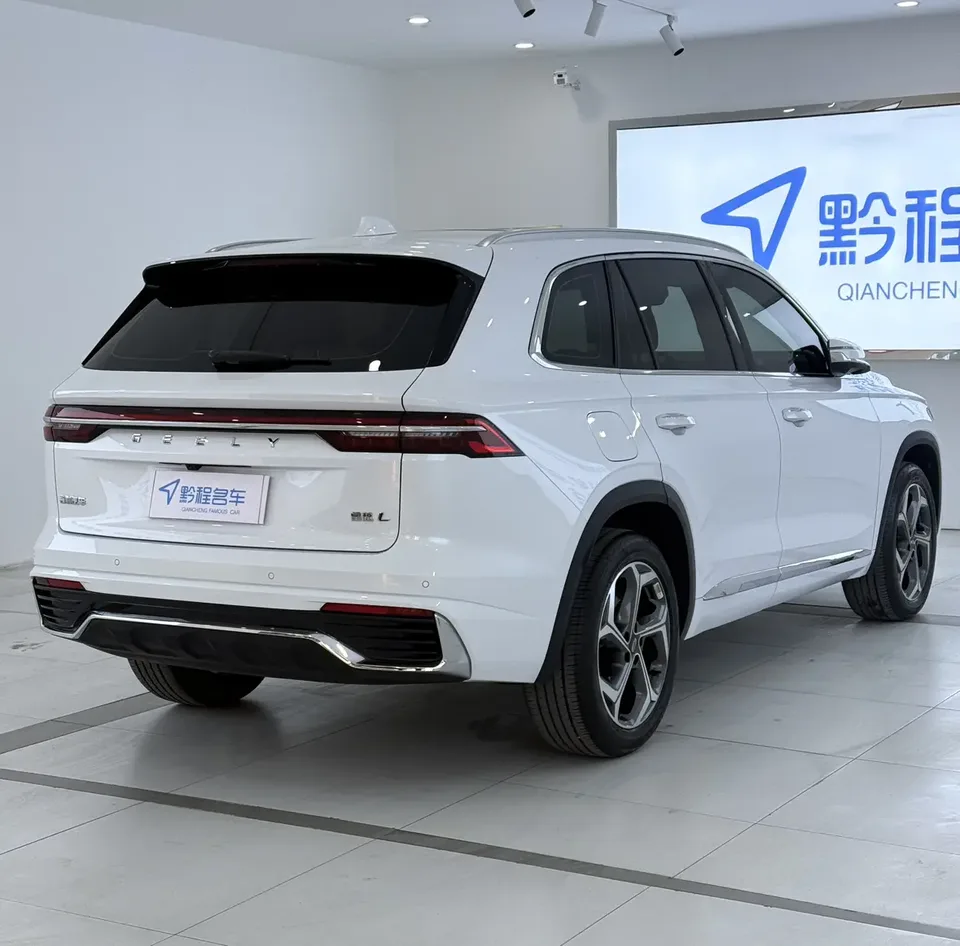 Geely Monjaro 2.0TD DCT EVO 2WD Premium Edition 2023 — миниатюра 2