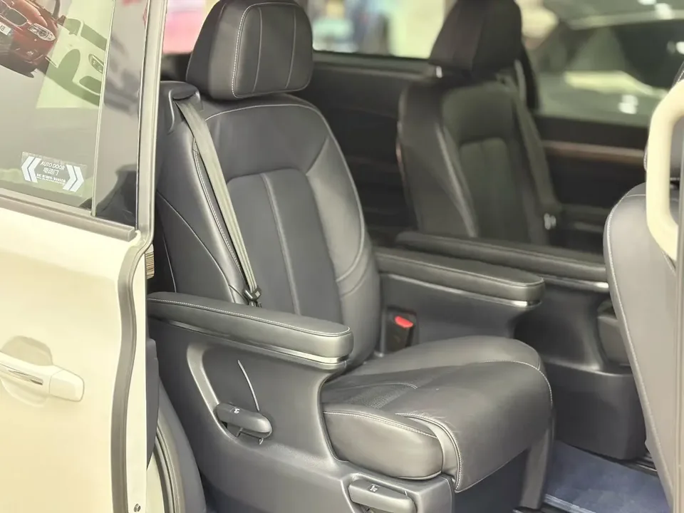 GAC Trumpchi M8 Trumpchi M8 2023 Lingxiu Series 390T Deluxe Edition 2023 — миниатюра 3