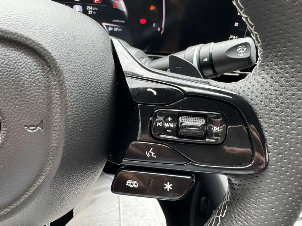 GAC Trumpchi Shadow Leopard 400T Automatic R Pro Edition 2023 — миниатюра 4