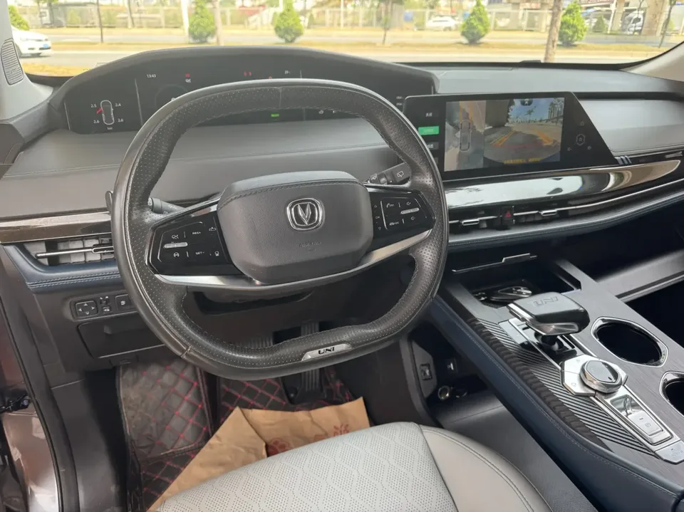 Changan UNI-K Blue Whale iDD 1.5T 130km Excellence Edition 2023 — миниатюра 3