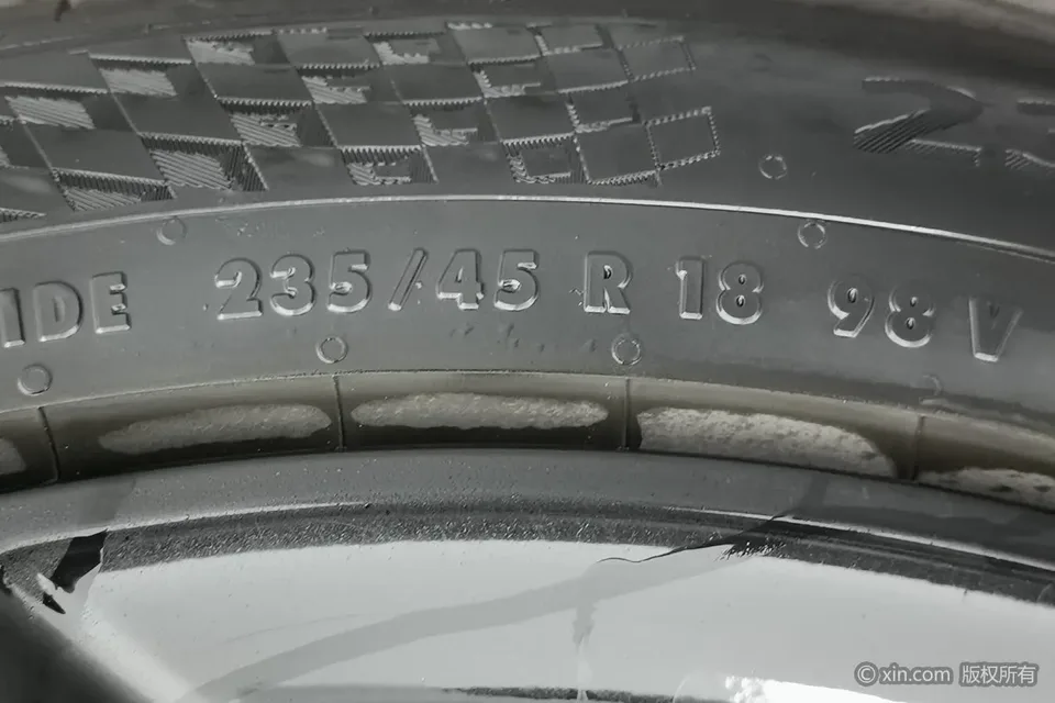 Changan UNI-V 1.5T exclusive model 2023 — миниатюра 2