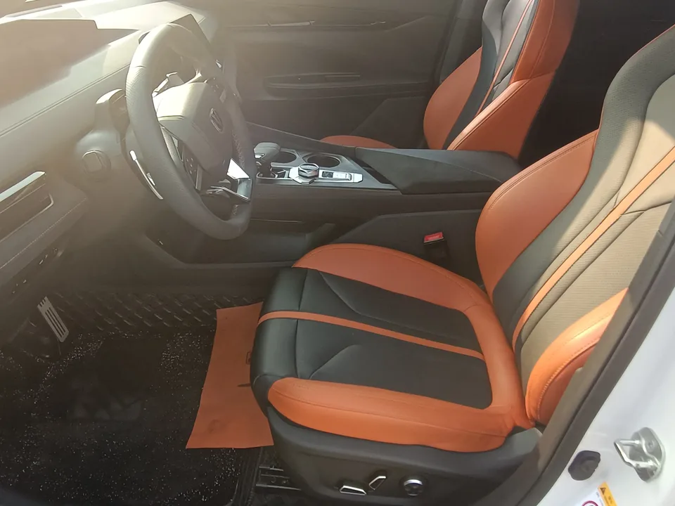 Changan UNI-V UNI-V 2024 1.5T Premium Sports Edition 2024 — thumbnail 3