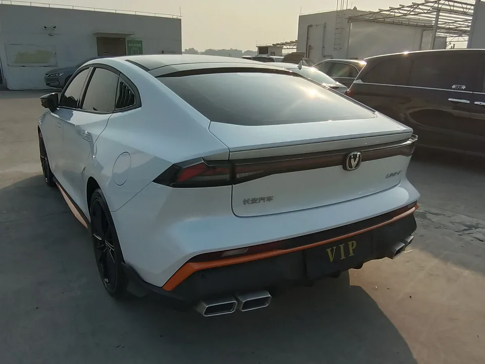 Changan UNI-V UNI-V 2024 1.5T Premium Sports Edition 2024 — thumbnail 4