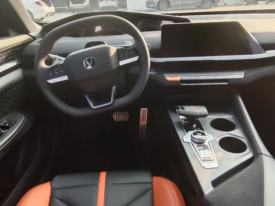 Changan UNI-V UNI-V 2024 1.5T Premium Sports Edition 2024 — thumbnail 5