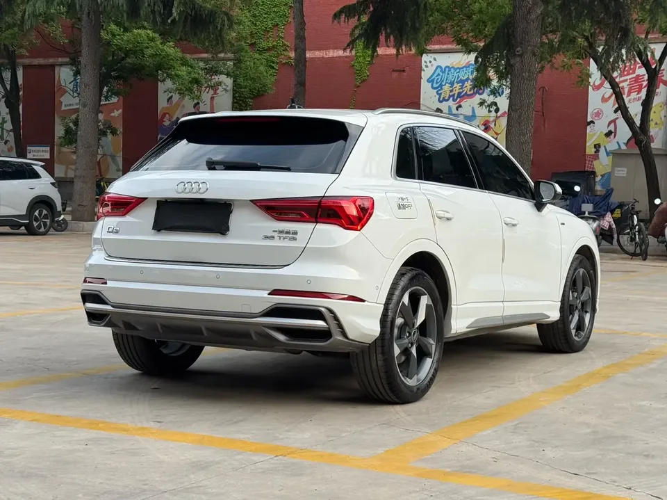 Audi Q3 Audi Q3 2023 35 TFSI Fashionable and Dynamic 2023 — миниатюра 4