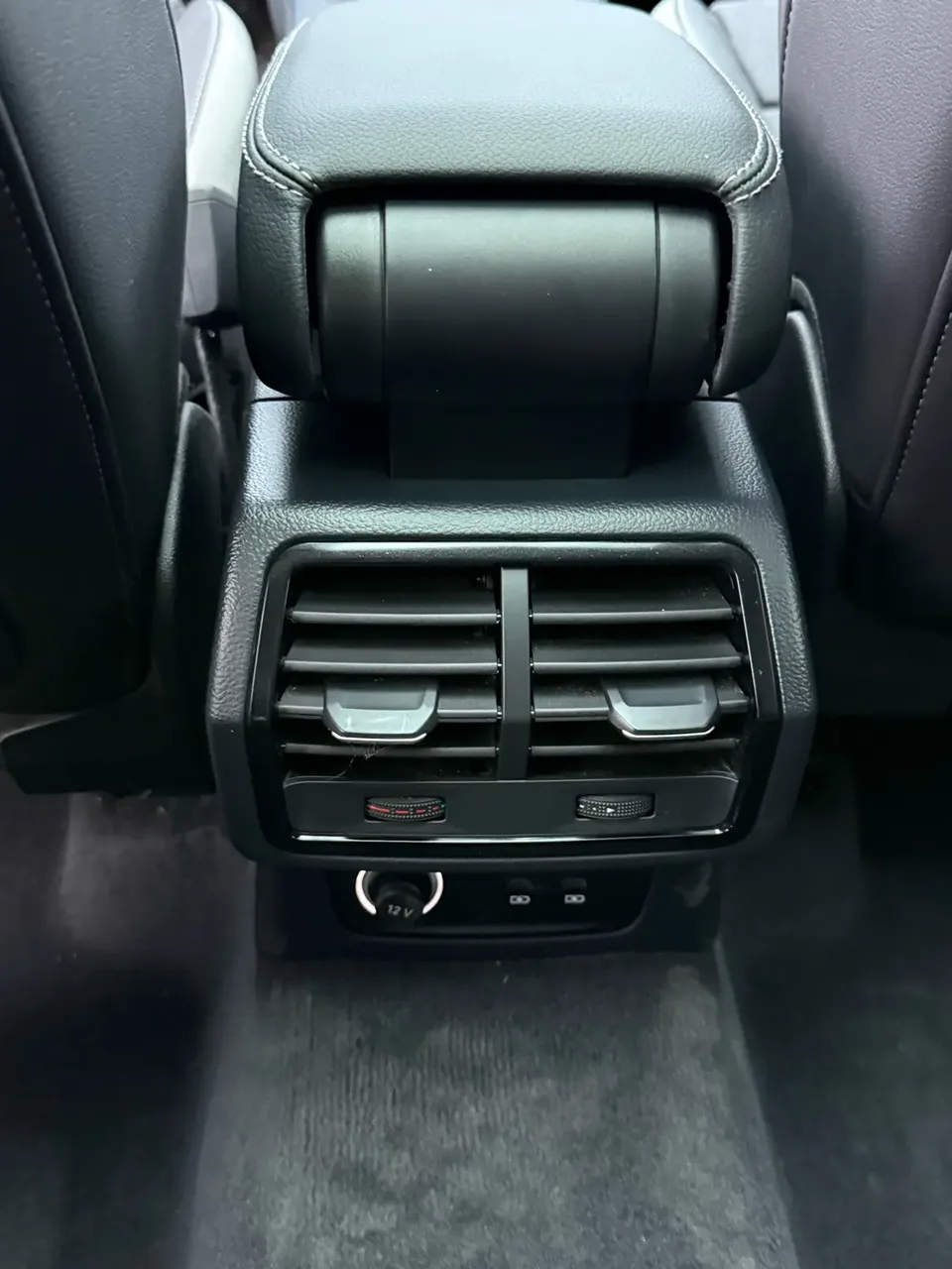 Audi Q3 Audi Q3 2022 35 TFSI aggressive and dynamic model 2022 — миниатюра 5