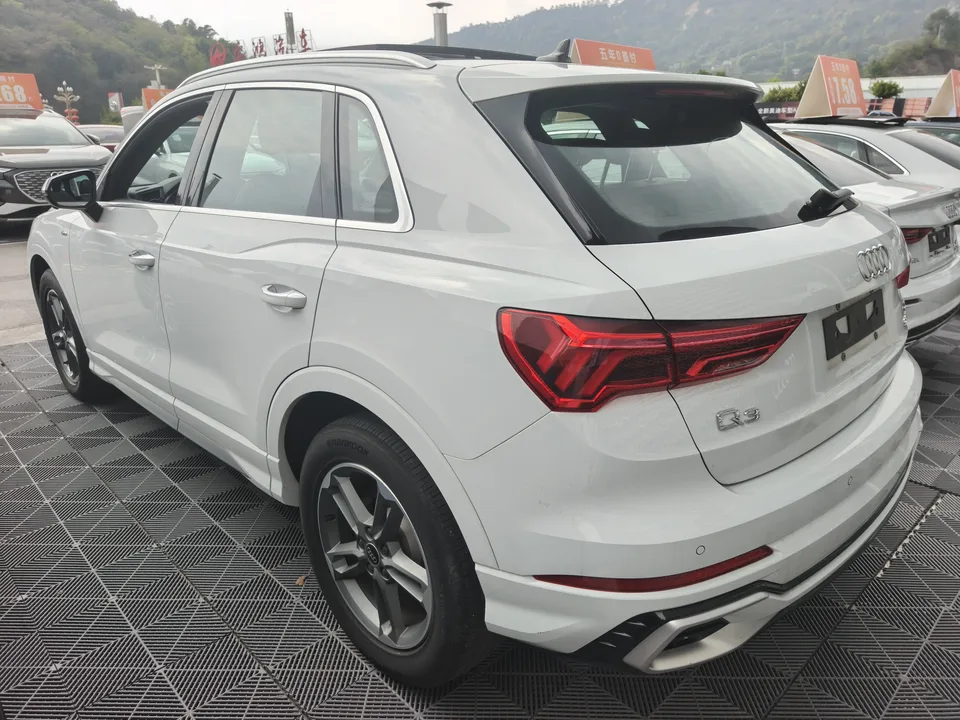 Audi Q3 Audi Q3 2024 35 TFSI Enterprising and Elegant Model 2023 — миниатюра 4