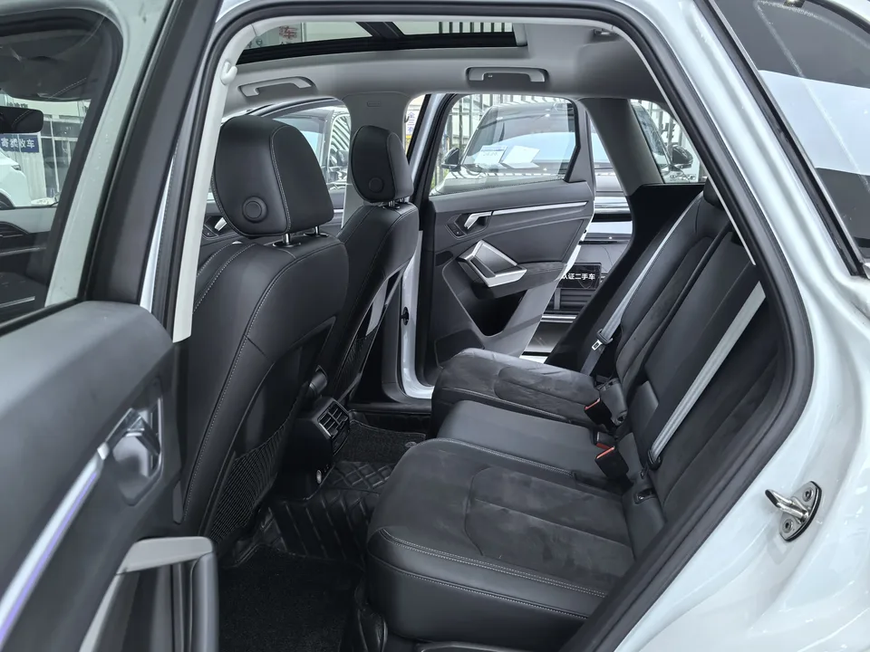 Audi Q3 Audi Q3 2022 40 TFSI Fashionable and Dynamic 2022 — миниатюра 4